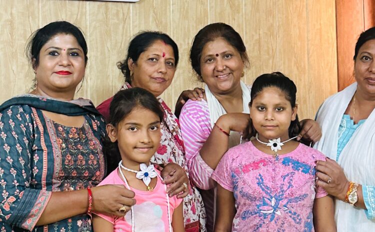  समाजसेवी प्रीति गुप्ता ने निर्मल बस्ती के बच्चो को आत्मनिर्भर एवम स्वावलंबी बनाने के लिए कपड़े की कतरनो से हस्त निर्मित आभूषण बनाने सिखाए