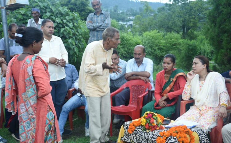  कैबिनेट मंत्री और सोमेश्वर विधायक रेखा आर्या ने  सुनी क्षेत्रवासियों की जन समस्याएं